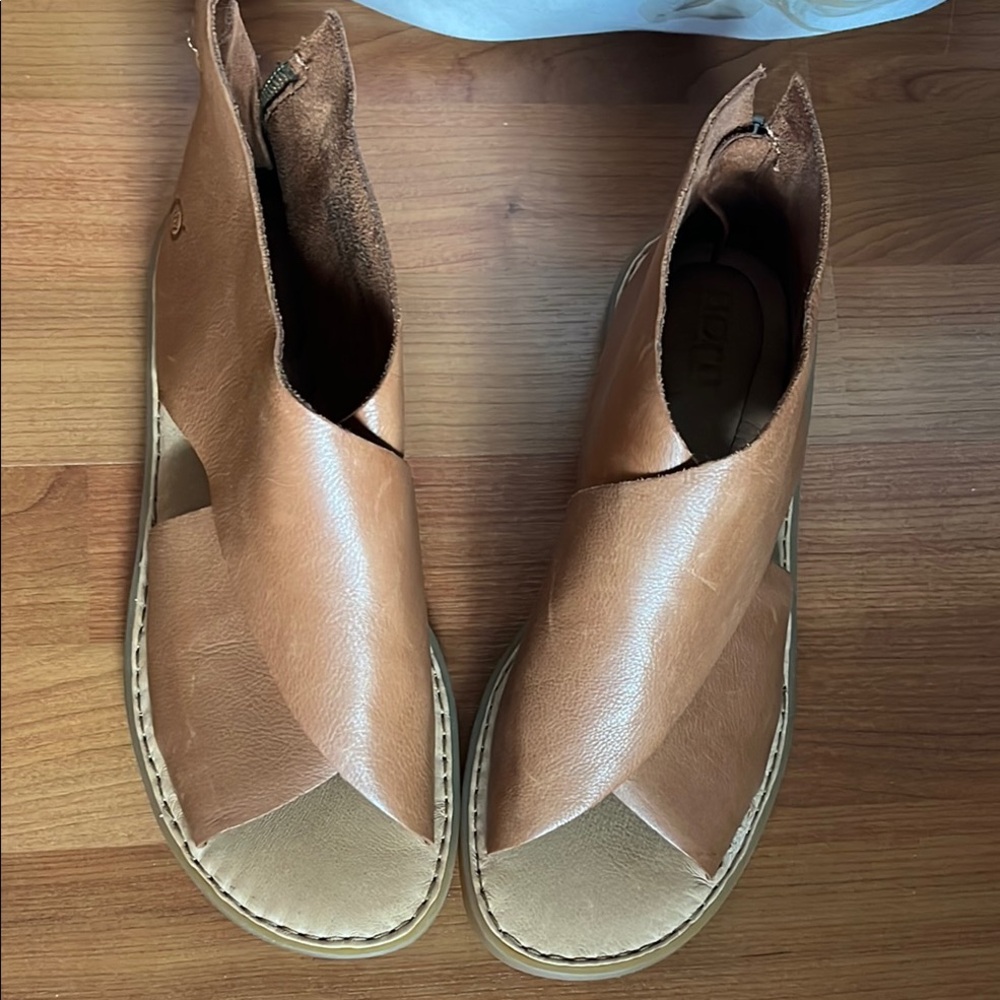 Women's Born Tan Leather Sandals